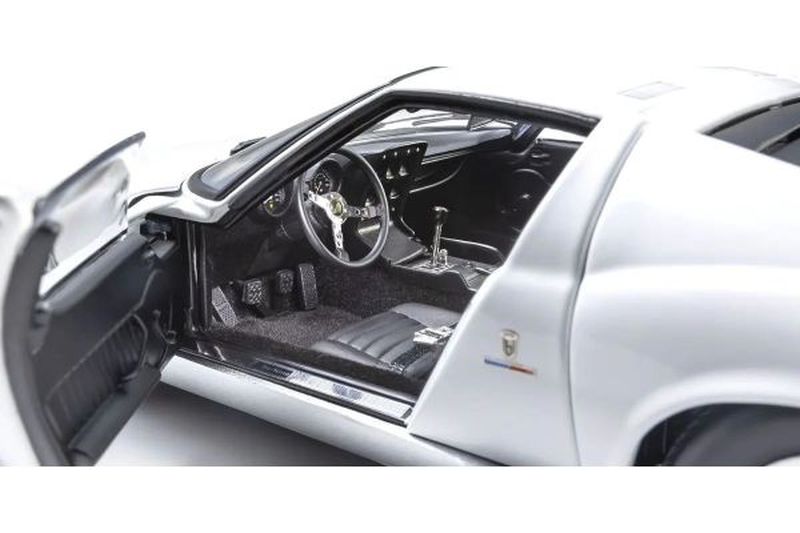 1/18 Scale Lamborghini Miura P 400 Die Cast Model (White)