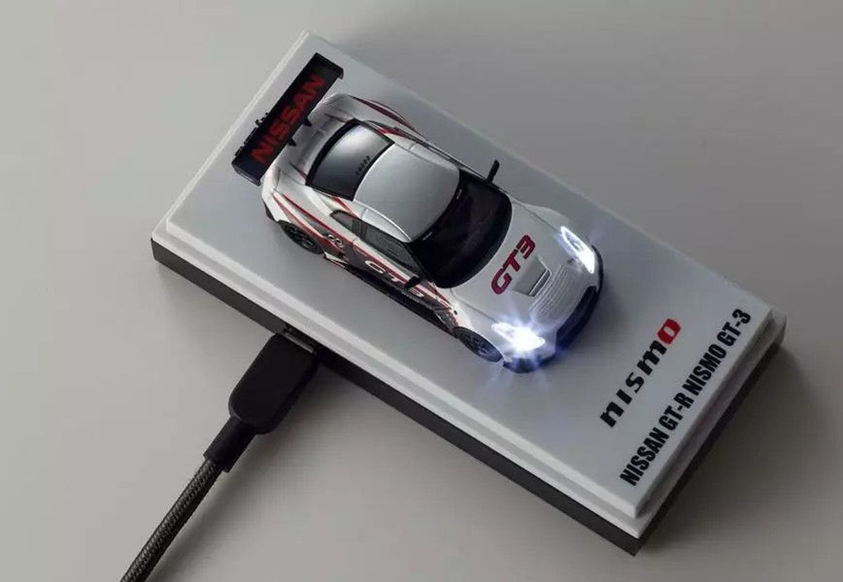 MOTN 1/64 NISMO R35 GT-R GT3 with LED (WHITE) Diecast Model