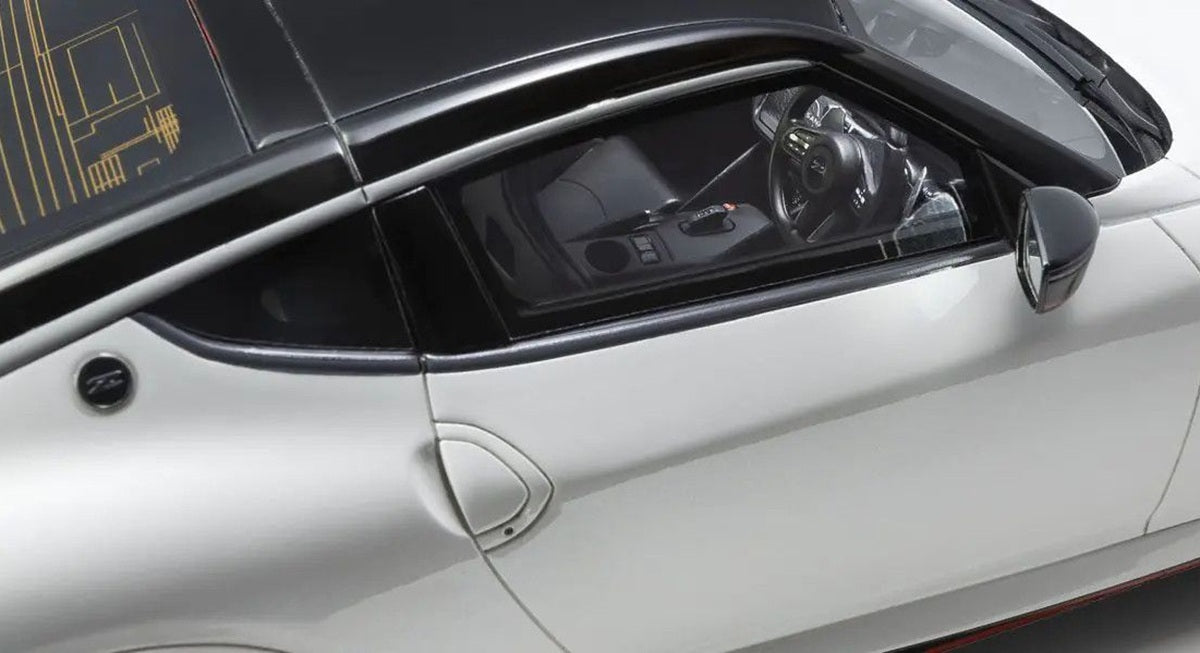 Samurai 1/18 NISSAN FAIRLADY Z NISMO 2024 (White) Resin Model