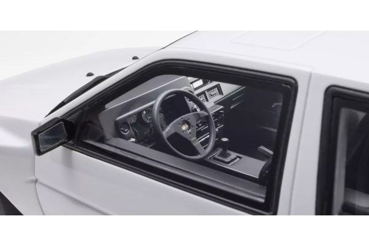 SAMURAI 1/18scale Toyota Sprinter Trueno (AE86) Khyzyl Saleem White Resin Model