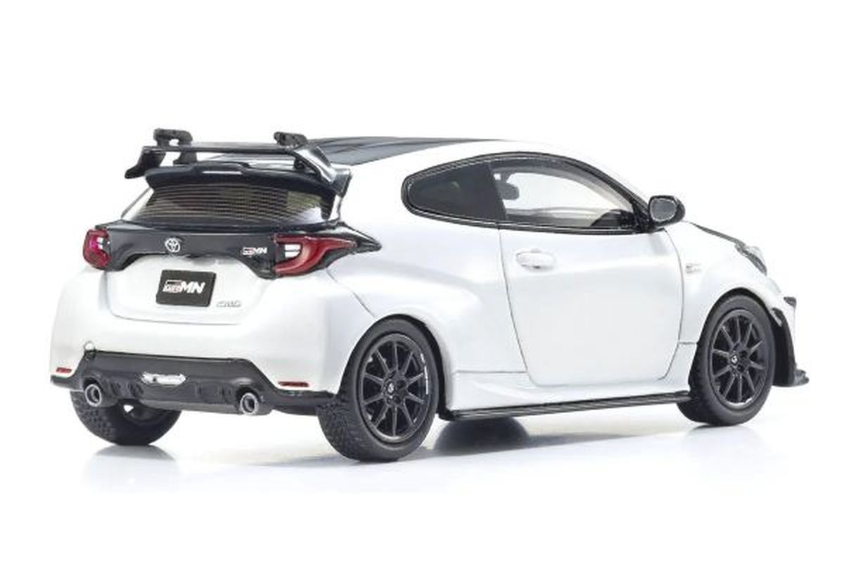 1/43 TOYOTA GRMN YARIS White Resin Model