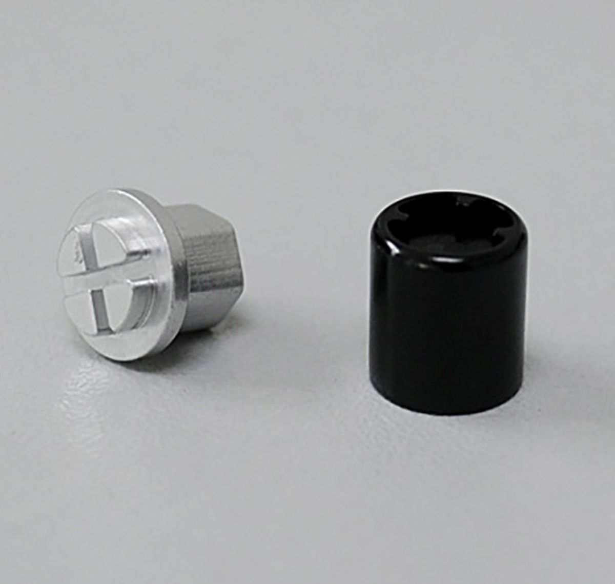 Scale Rear Hub Installation Tool